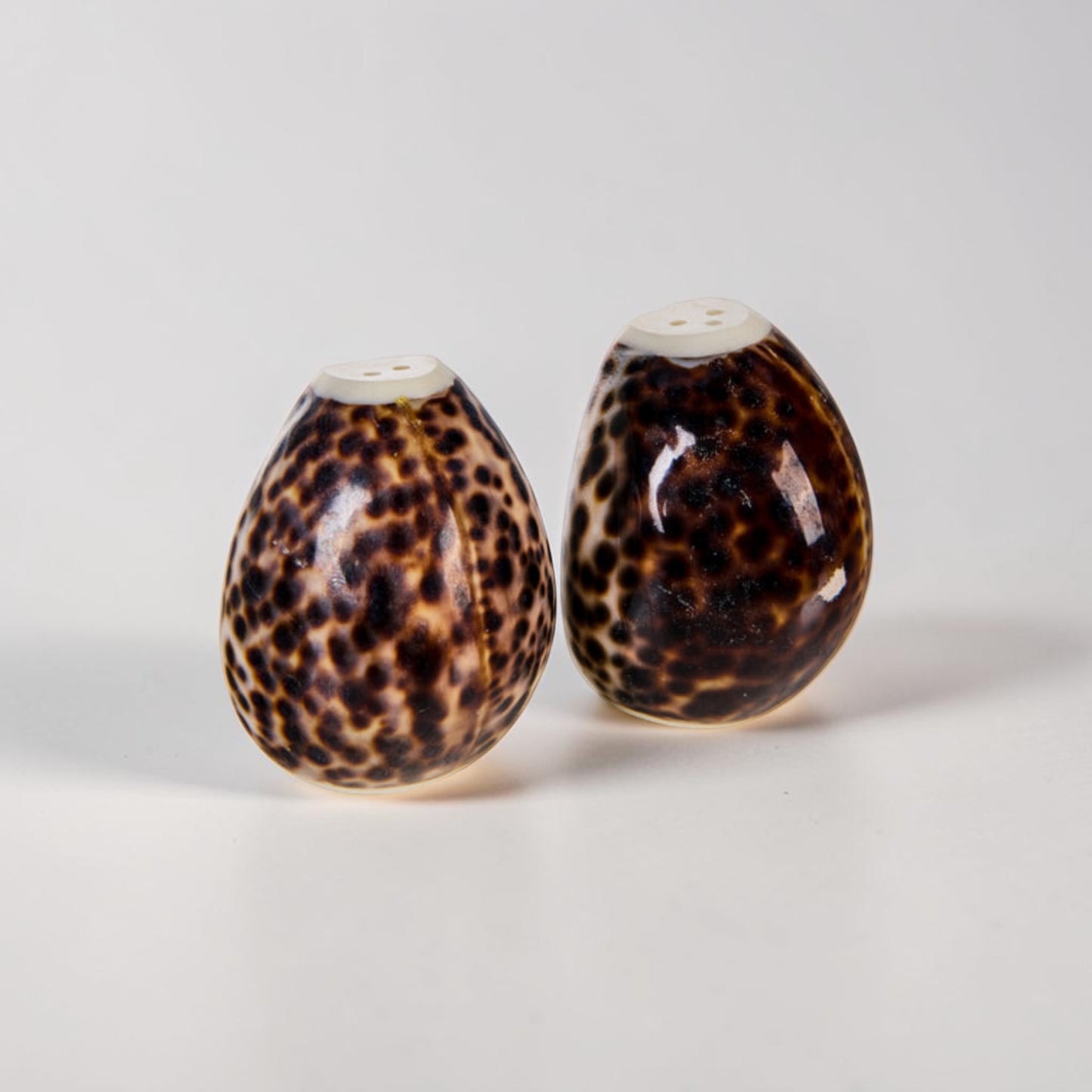 SHELL SALT + PEPPER SHAKERS
