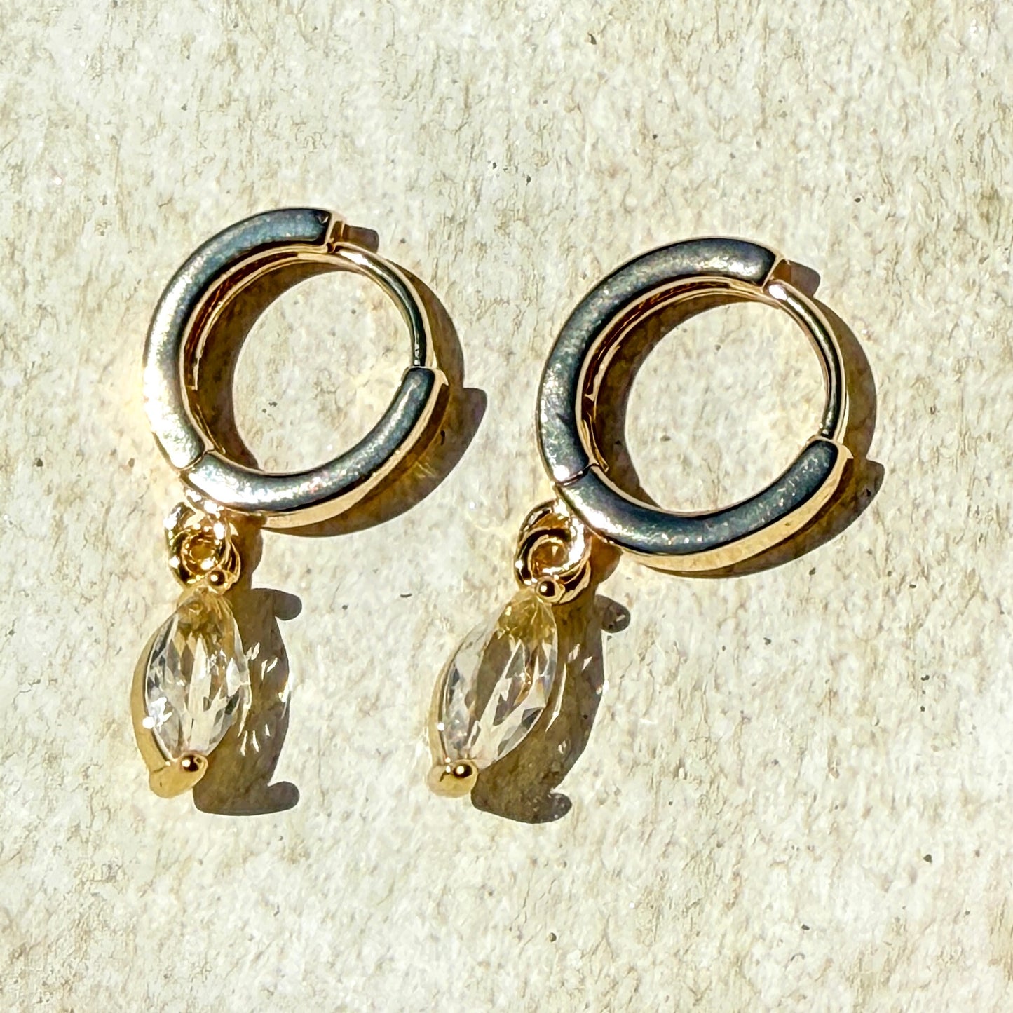 CLEAR TEARDROP
